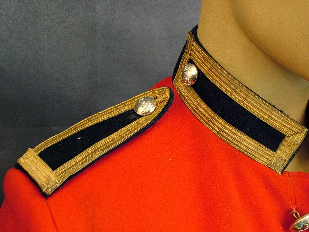 British Household Cavalry Uniform Life Guards: Two Piece Set (Grade 1)