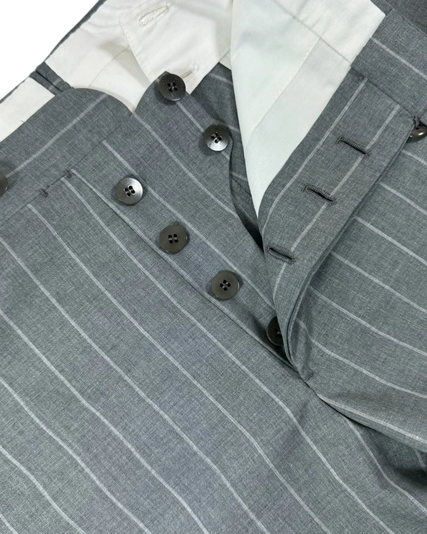 Cesare Attolini Suit Gray Stripes Peak Lapel EU 44/ US 34