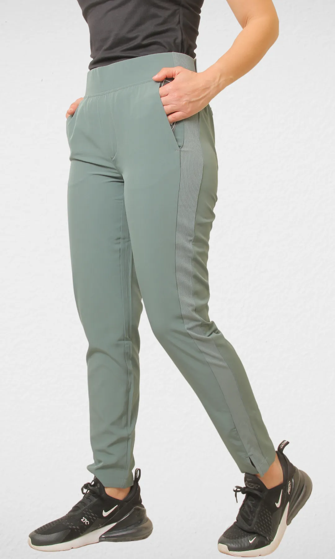 Women Sports Relaxed Pants - Mint